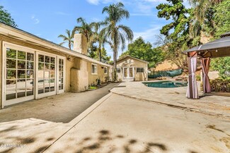 20711 Collins St, Woodland Hills, CA 91367