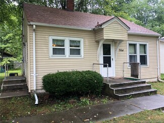 764 W Bellevue Ave, Scottsburg, IN 47170