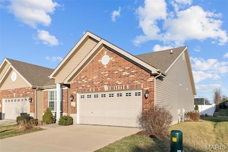 16216 Amber Vista Dr, Ellisville, MO 63021