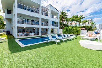 891 N Venetian Dr, Miami Beach, FL 33139