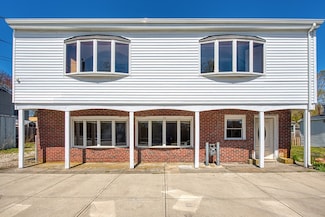 14 Milton St, South Dartmouth, MA 02748