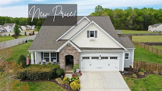 167 Scotch Moss Dr, Advance, NC 27006