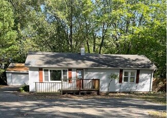 2853 Monnier St, Portage, IN 46368