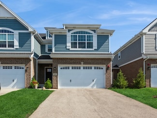627 Bourbon Ct, Naperville, IL 60565