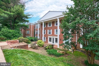 7621 Tremayne Place Unit 205, McLean, VA 22102