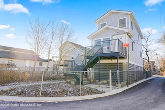 2 Seafoam St, Staten Island, NY 10306