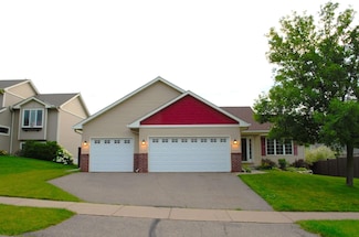 19 Robin Ln, Hudson, WI 54016