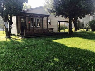 302 N Sycamore St, Gaston, IN 47342