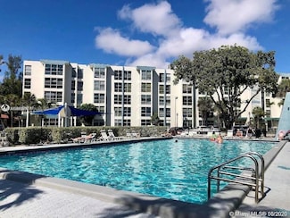 17570 Atlantic Blvd Unit 105, Sunny Isles Beach, FL 33160