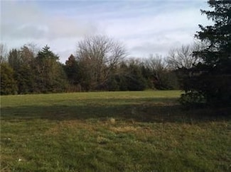206 Sundance Dr, Paola, KS 66071