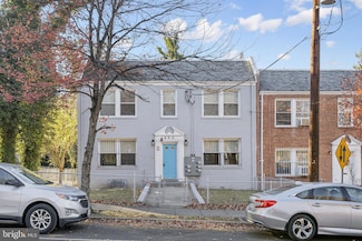 405 34th St SE Unit 2, Washington, DC 20019