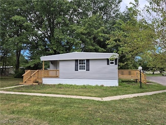 100 Chaucer Ct, Elyria, OH 44035