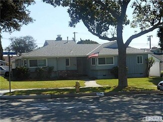 1124 Hollydale Dr, Fullerton, CA 92831