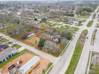 2113 S Victory Dr, Houston, TX 77088