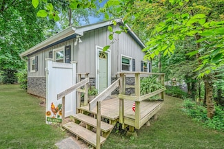 7 1st St, Nesconset, NY 11767