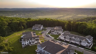 11 Hillandale Dr Unit 902, Far Hills, NJ 07931