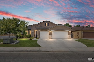 9318 Poseidon St, Bakersfield, CA 93306