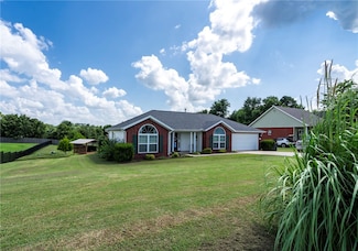 925 E Lowell Ave, Cave Springs, AR 72718