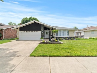 9526 S Kilbourn Ave, Oak Lawn, IL 60453