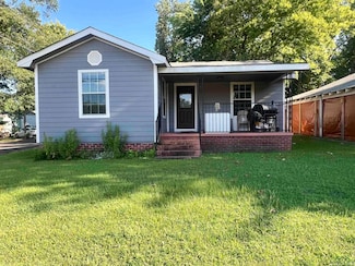 210 E Birdsong St, Longview, TX 75602