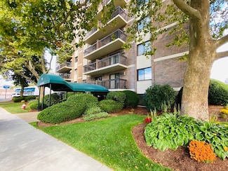 164 Galen St Unit 65, Watertown, MA 02472