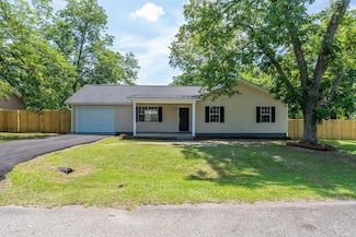 117 Royal Cir, Fitzgerald, GA 31750