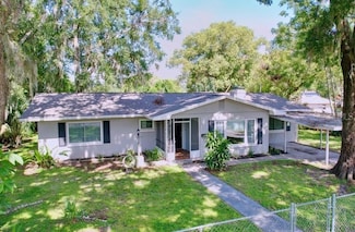 5255 18th St, Zephyrhills, FL 33542