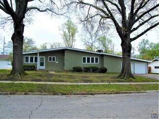 1626 SW Withdean Rd, Topeka, KS 66611