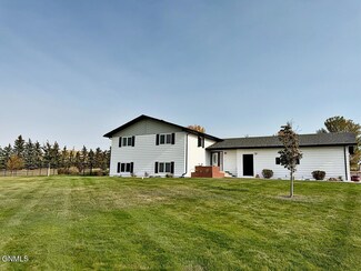 218 37th Ave SE, Williston, ND 58801