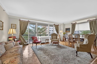 100 Hilton Ave Unit 411, Garden City, NY 11530