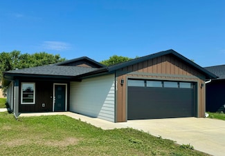 213 34th Ave W, Spencer, IA 51301