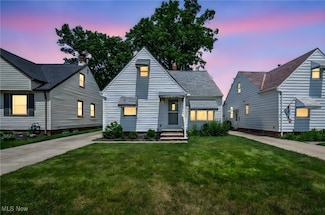 920 Parkleigh Dr, Cleveland, OH 44134