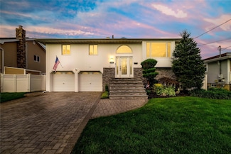 2727 Mandalay Beach Rd, Wantagh, NY 11793
