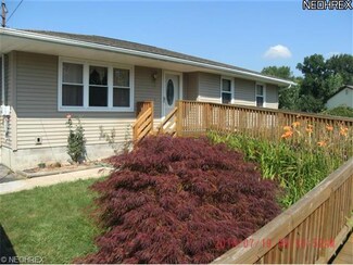 9892 Deltona Dr, New Middletown, OH 44442