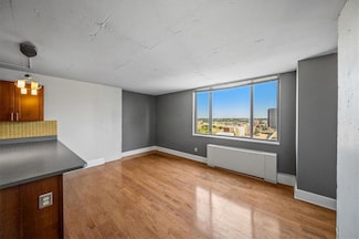 600 E 8th St Unit 12R, Kansas City, MO 64106
