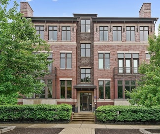 1249 W Melrose St Unit 1W, Chicago, IL 60657