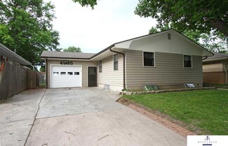 4935 Francis St, Lincoln, NE 68504