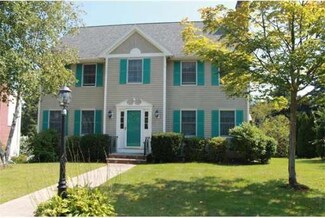 5 Fairway Dr, Woburn, MA 01801