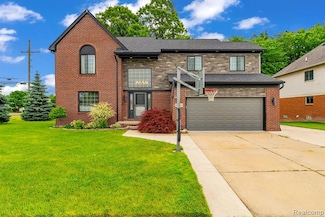 52424 Walnut Dr, Chesterfield, MI 48047