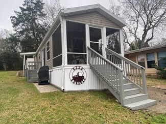 25 Whispering Pines Blvd, Georgetown, GA 39854