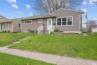 2924 Oak St, Bettendorf, IA 52722