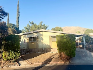 690 N Castle Rock St Unit 18, Woodlake, CA 93286