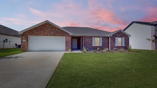 122 Cooper Dr, Cleburne, TX 76031
