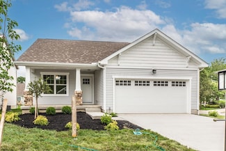 325 Woods Edge Loop, Pataskala, OH 43062
