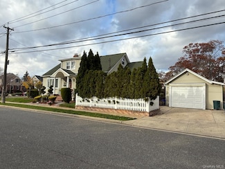 183 N Cottage St, Valley Stream, NY 11580