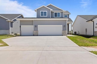 108 S Valley View Dr, Norwalk, IA 50211