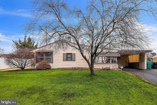 41 Border Rock Rd, Levittown, PA 19057