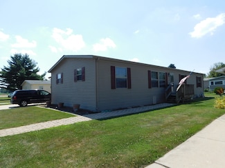 13 Hickory Ln, Sandwich, IL 60548