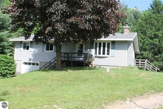 6280 N Osborn Rd, Riverdale, MI 48877