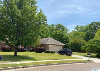 102 Cheval Blvd SE, Brownsboro, AL 35741